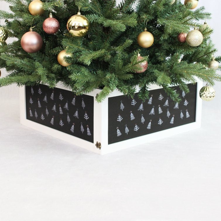 Black & White Wooden Christmas Tree Collar – Minimalist Tree Pattern - Detail View